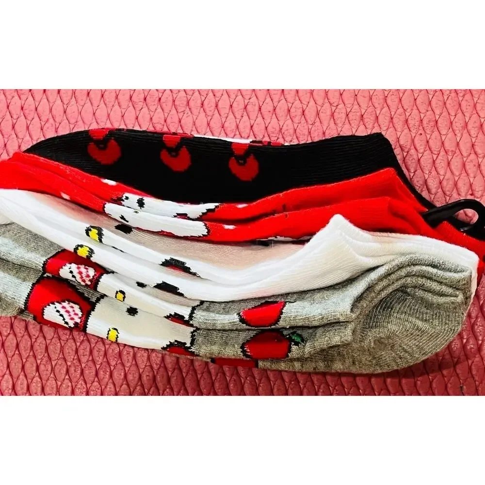 NWT❤️Hello Kitty No shows Socks 5pairs
